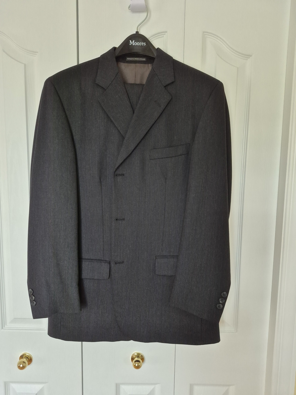 Men's Dark Charcoal Single-Breasted Suit